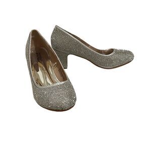 Badgely Mischka pumps white silver rhinestones heels Sz 5 NWOB